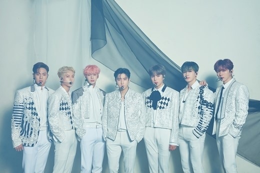 MONSTA X、スワロフスキーとのコラボ衣装を制作…“ワールドツアーで輝く ...