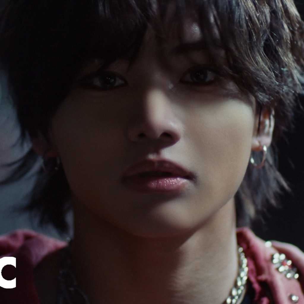 aoen、タイトル曲「秒で落ちた」MVを先行公開…恋に落ちるまでの“1秒ダンス”に注目