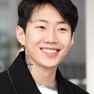 【PHOTO】パク・ジェボム「MIK FESTIVAL」に出席するためフランスへ出国…爽やかな笑顔（動画あり）