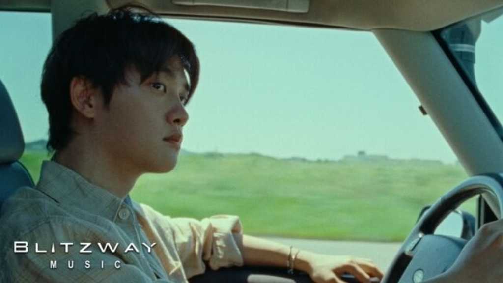 EXO ディオ、新曲「Guitarist」MV公開…爽やかな歌声に注目