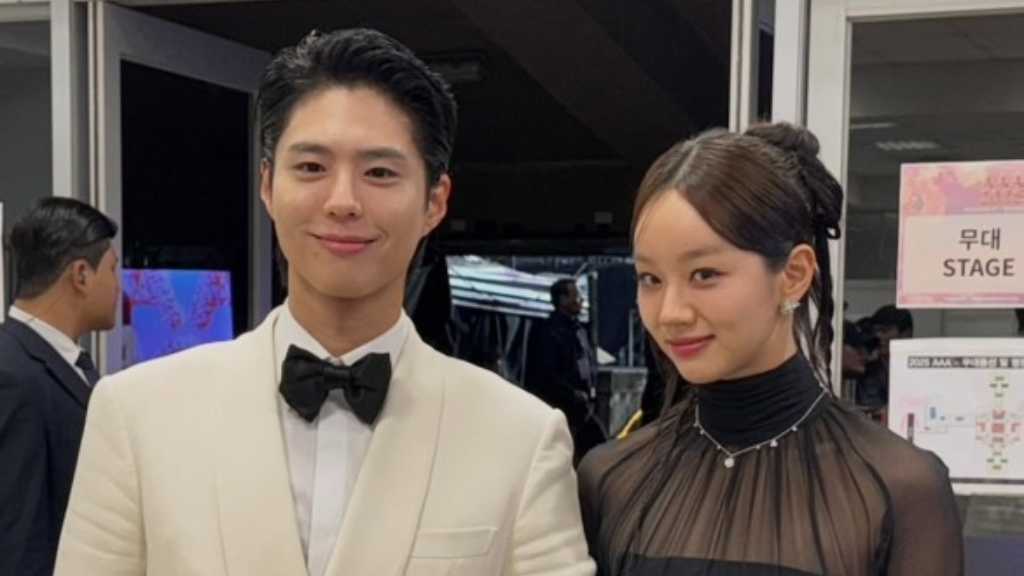 Girl's Day ヘリ、パク・ボゴムとの腕組みショットも！少女時代 ユナらと「2025 AAA」で再会