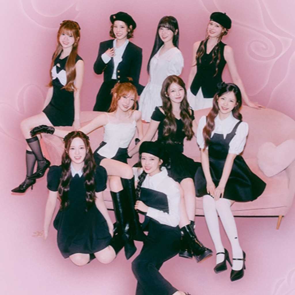 NiziU、初のホールツアー最終地・日本武道館公演の模様をライブビューイング！