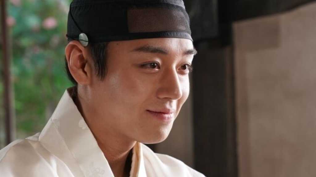 Wanna One出身パク・ジフン、映画「王と生きる男」のヒットでライジングスター1位を獲得！