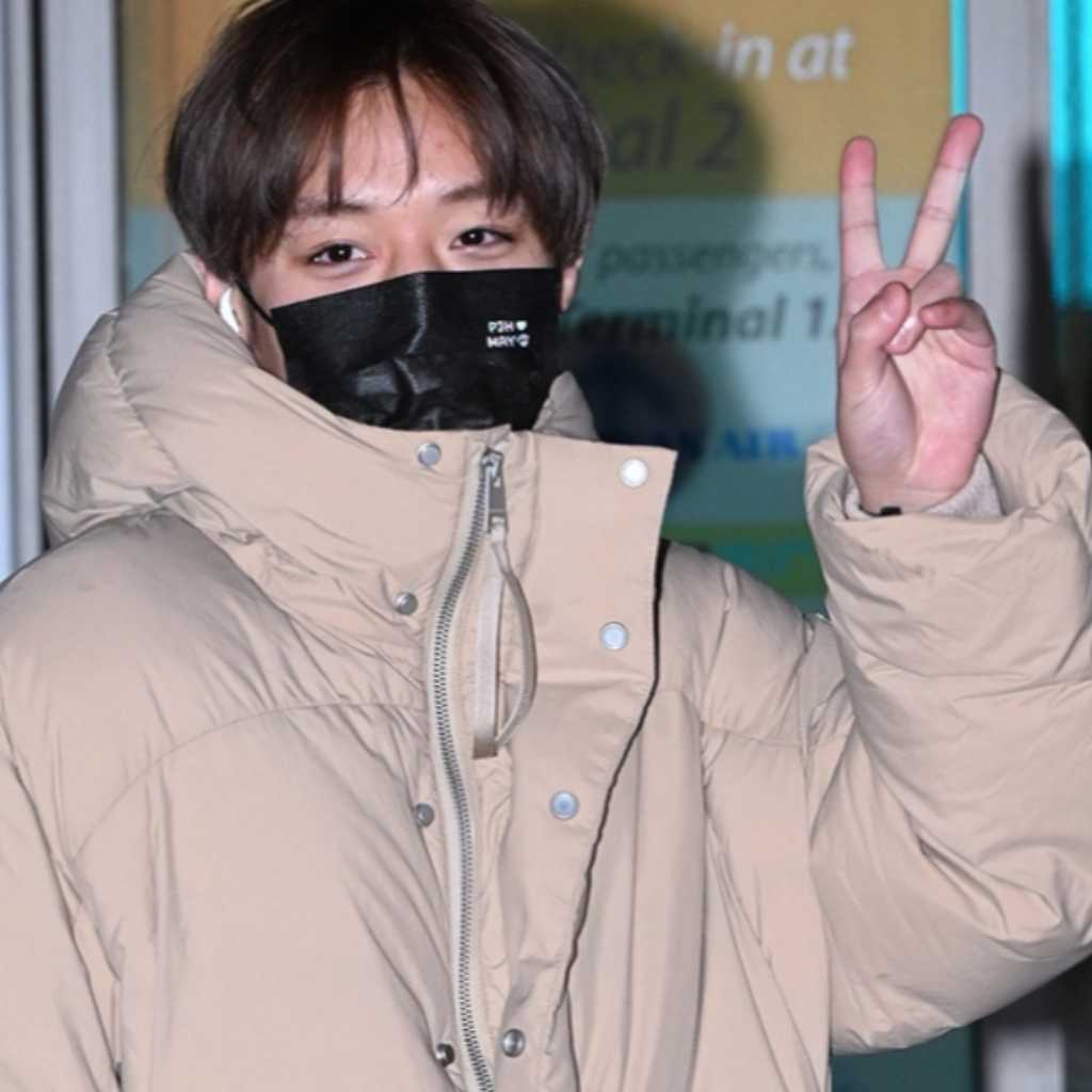 【PHOTO】Wanna One出身パク・ジフン、海外スケジュールのためベトナムへ出国