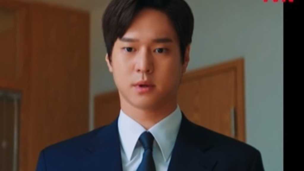 「Missホンは潜入調査中」パク・シネ、コ・ギョンピョが自身を助けてくれた事実に驚き【ネタバレあり】