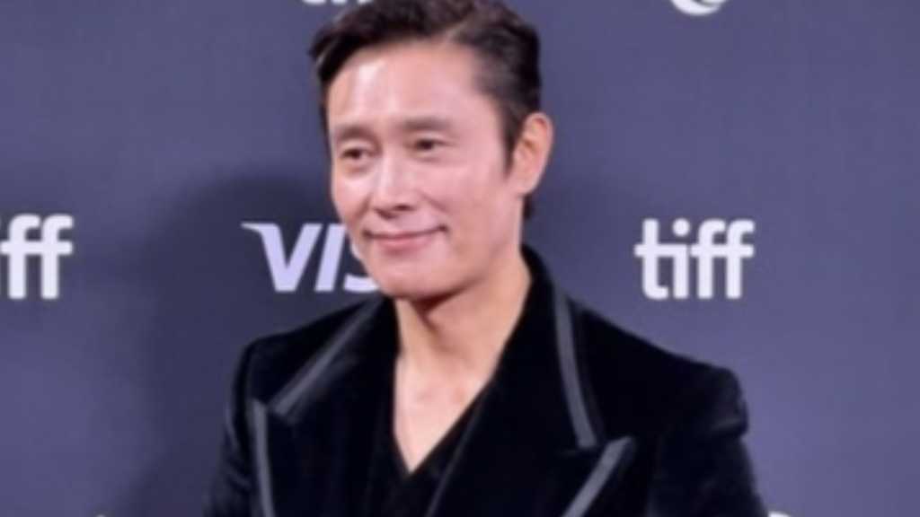 イ・ビョンホン、韓国人俳優初！映画「仕方ない」でトロント国際映画祭の特別功労賞を受賞