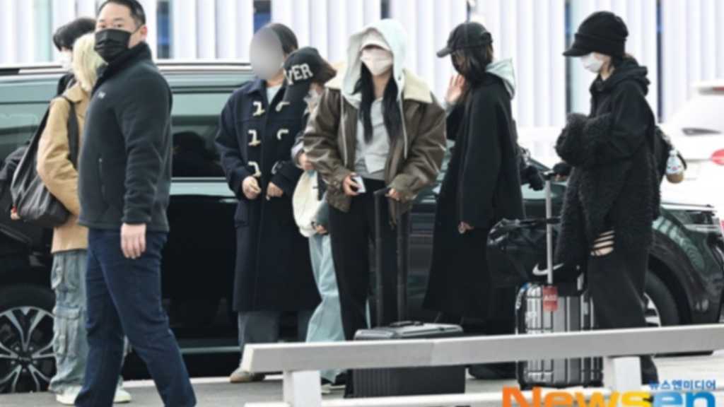 【PHOTO】NMIXX、海外スケジュールのため出国