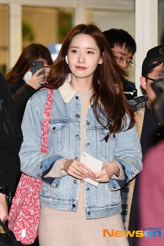 Photo 少女時代 ユナ スケジュールを終えて帰国 優しい笑顔 動画あり Kstyle
