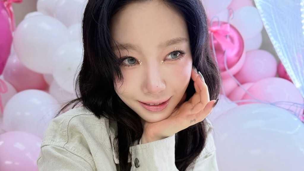 少女時代 テヨン、まるで妖精！？タイ公演の記念ショットを公開「2日間楽しかったです」