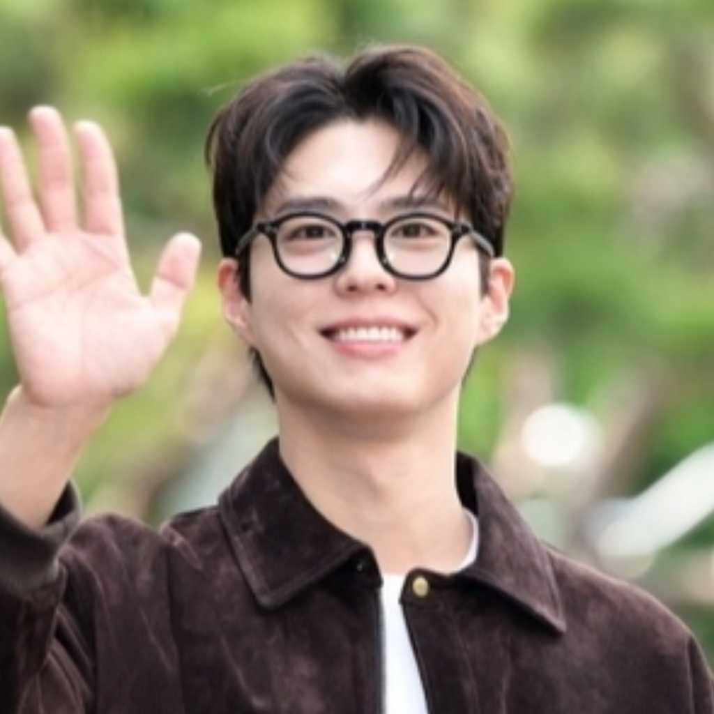 パク・ボゴム、上海での目撃情報が話題に「イケメンすぎて固まってしまった」