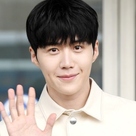 【PHOTO】キム・ソンホ、海外スケジュールのためタイへ出国（動画あり）