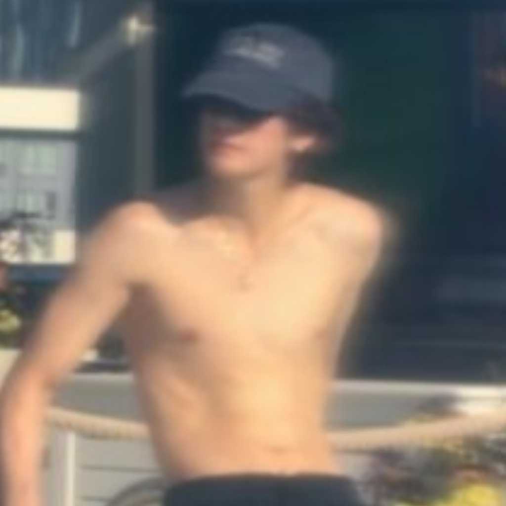 RIIZE アントン、まるで彫刻？プールで見せたバキバキの腹筋に釘付け