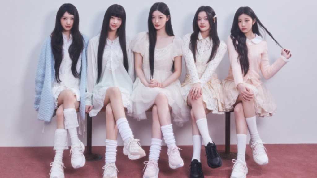 ILLIT、トレンドの厚底スタイルを披露！FILA 新作モデル「WAVYDAY FLOW」新ビジュアル・ムービー公開