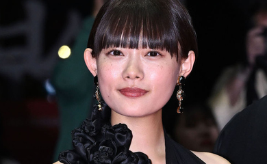 【PHOTO】杉咲花「第28回釜山国際映画祭」開幕式のレッドカーペットに登場