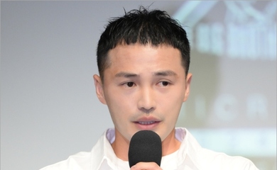 Microdot、両親の借金騒動から6年ぶり公の場に…涙ながらに謝罪「後悔と反省の時間を過ごした」