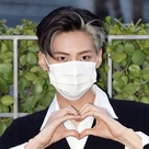 【PHOTO】UP10TION イ・ジニョク&KARA ヨンジ、ラジオ出演のため放送局へ…キュートなハートポーズ(動画あり)