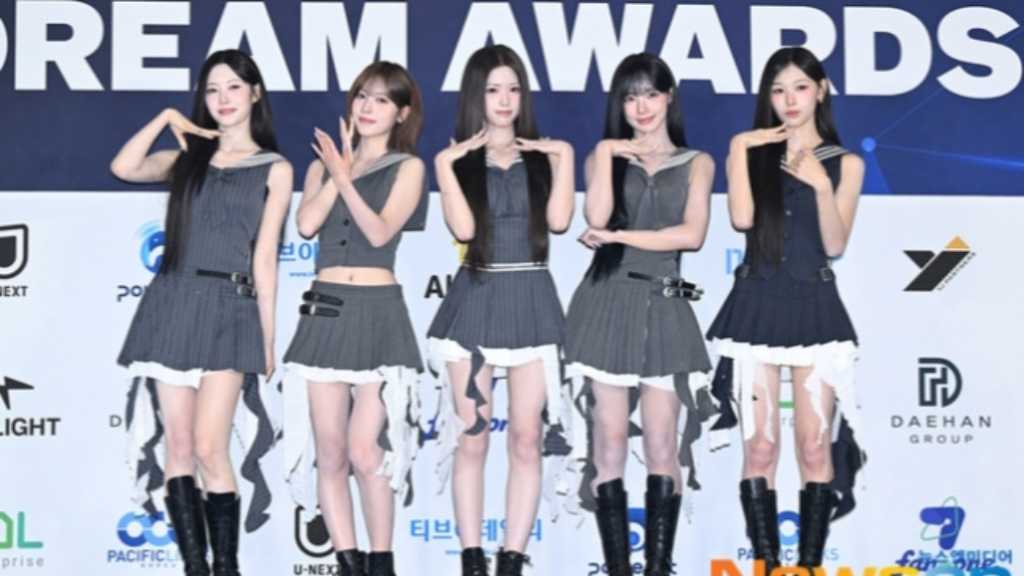 【PHOTO】RESCENE「2026 K-WORLD DREAM AWARDS」ブルーカーペットに登場