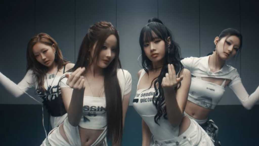 KISS OF LIFE、タイトル曲「Lips Hips Kiss」MVを公開…フェミニンなムードあふれるダンスを披露