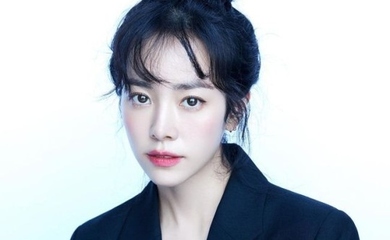 ハン ジミン 可愛いお団子ヘアから大人っぽいストレートヘアまで 多彩な魅力が詰まった写真を公開 Kstyle