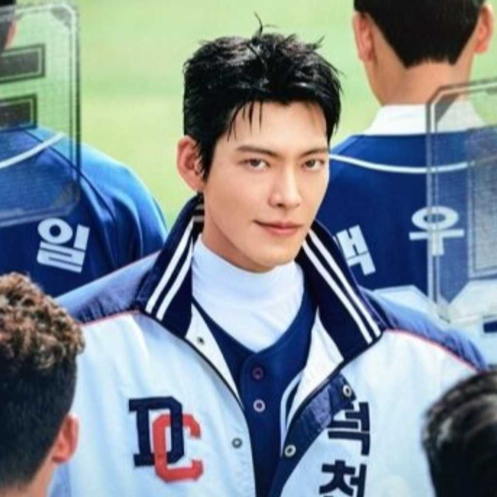 キム・ウビン、野球部監督に変身!新ドラマ「ギフト」ポスター公開