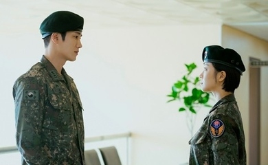 アン ボヒョン チョ ボア 新ドラマ 軍検事ドーベルマン スチールカットを公開 初対面のふたり Kstyle