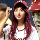 【PHOTO】PRISTIN イム・ナヨン&ロア、始球式に登場“美しい投球フォーム”