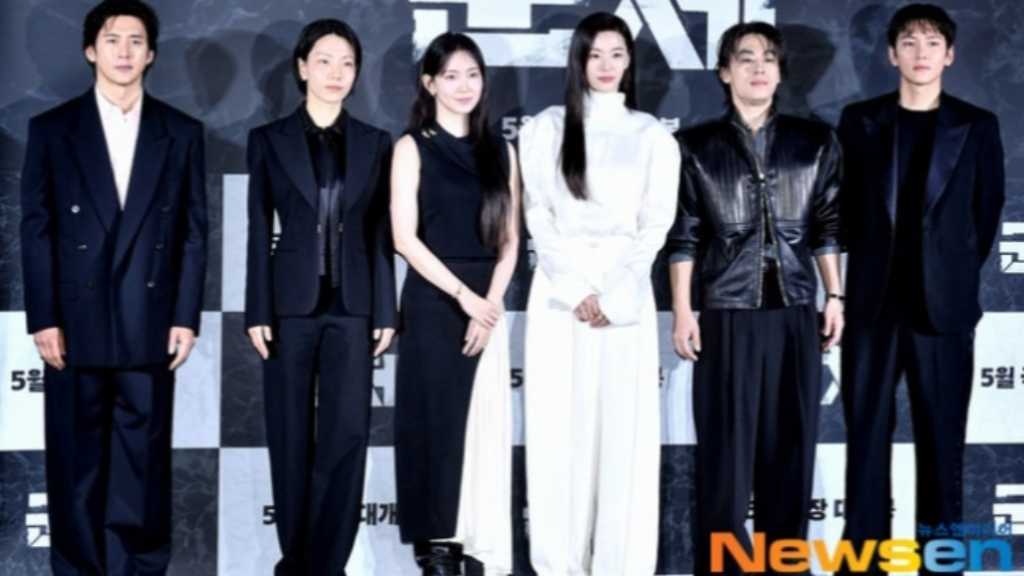 【PHOTO】チョン・ジヒョン＆ク・ギョファン＆チ・チャンウクら、映画「群体」制作発表会に出席