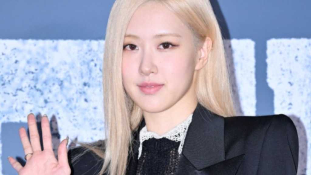 BLACKPINK ロゼ、集合写真で除外？人種差別的な扱いにファンから批判殺到