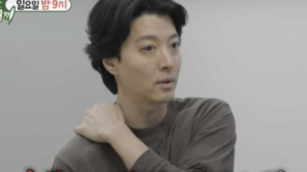イ・ドンゴン、罹患率1％の難病に…1年続く症状を告白「充血して視力低下、針で刺されるような痛み」（動画あり）