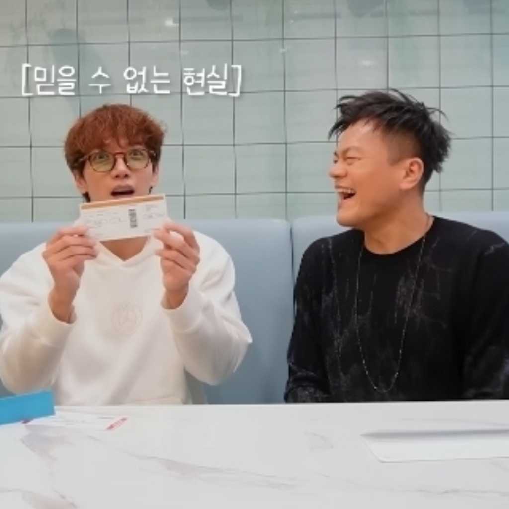 2PMのJun․ K、JYP入社20周年を迎え…パク・ジニョンの太っ腹なプレゼントに驚き（動画あり）