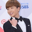 【PHOTO】SUPER JUNIOR イトゥク＆KARA ハラ＆2AM ジヌンら「2015 SBS芸能大賞」レッドカーペットに登場