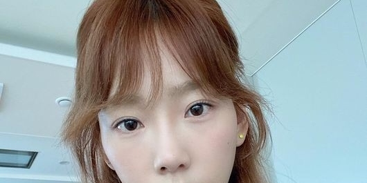 少女時代 テヨン 可愛らしいヘアスタイルの近況ショットを公開 ファンたちに会いたい Kstyle