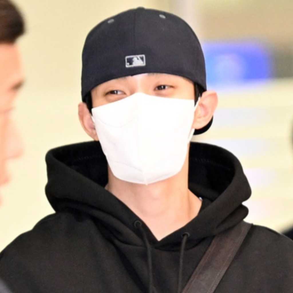 【PHOTO】SEVENTEEN ドギョム、海外スケジュールを終えて帰国（動画あり）