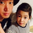 EPIK HIGHのTABLO、娘ハルちゃんとマンガ喫茶でデートを満喫“仲睦まじい親子”