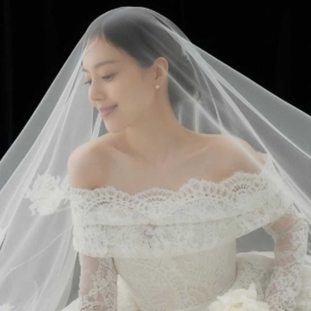 ムン・チェウォン、今月の結婚式を控えウエディングフォト公開！美しいドレス姿