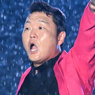 【PHOTO】PSY「永東大路K-POPコンサート」に出演…雨の中パワフルなステージを披露