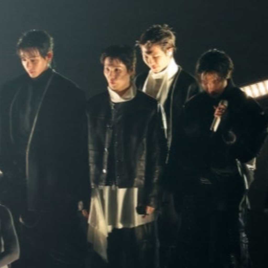 BTS、ついに完全体でステージに登場!約3年5ヶ月ぶり…カムバック公演が開幕