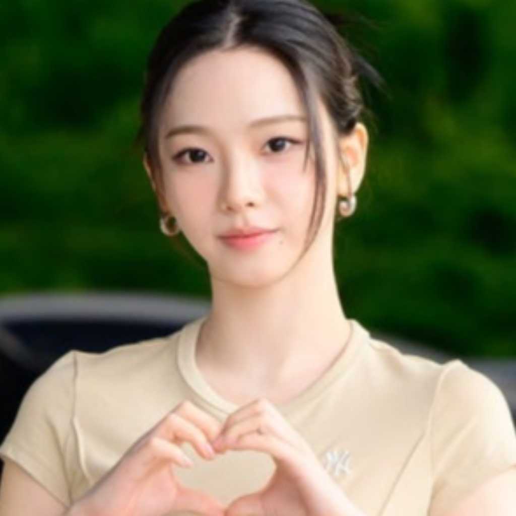 【PHOTO】aespaのKARINA、海外スケジュールのため出国