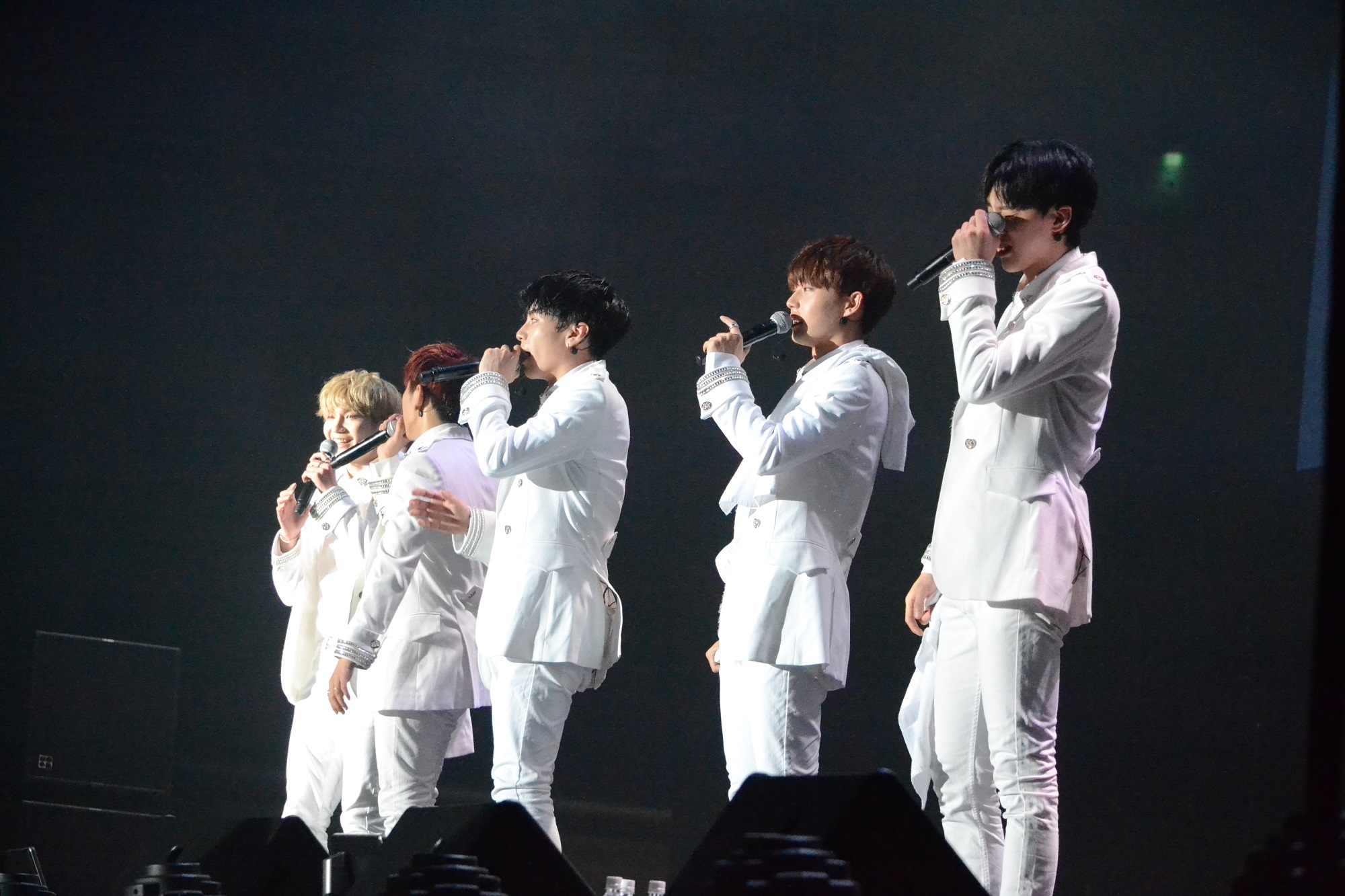 Report 感動の日本凱旋ライブ その姿をファンの瞳に永遠に焼き付けたjbj 1stにしてラストな レジェンダリー コンサート Kstyle