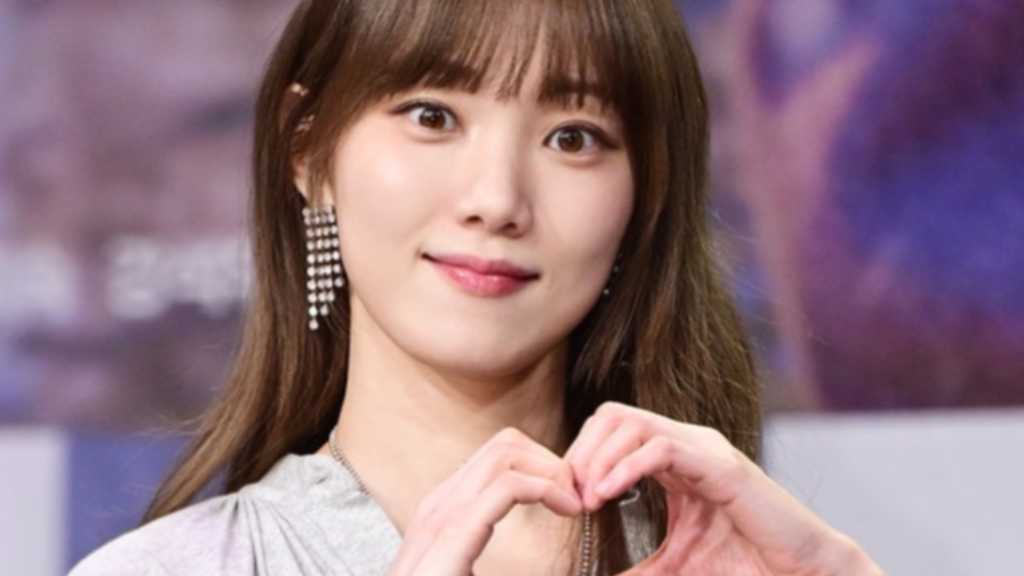 イ・ソンギョン、10年ぶりにMBCドラマへ復帰…新ドラマ「君がきらめく季節に」への思いを明かす