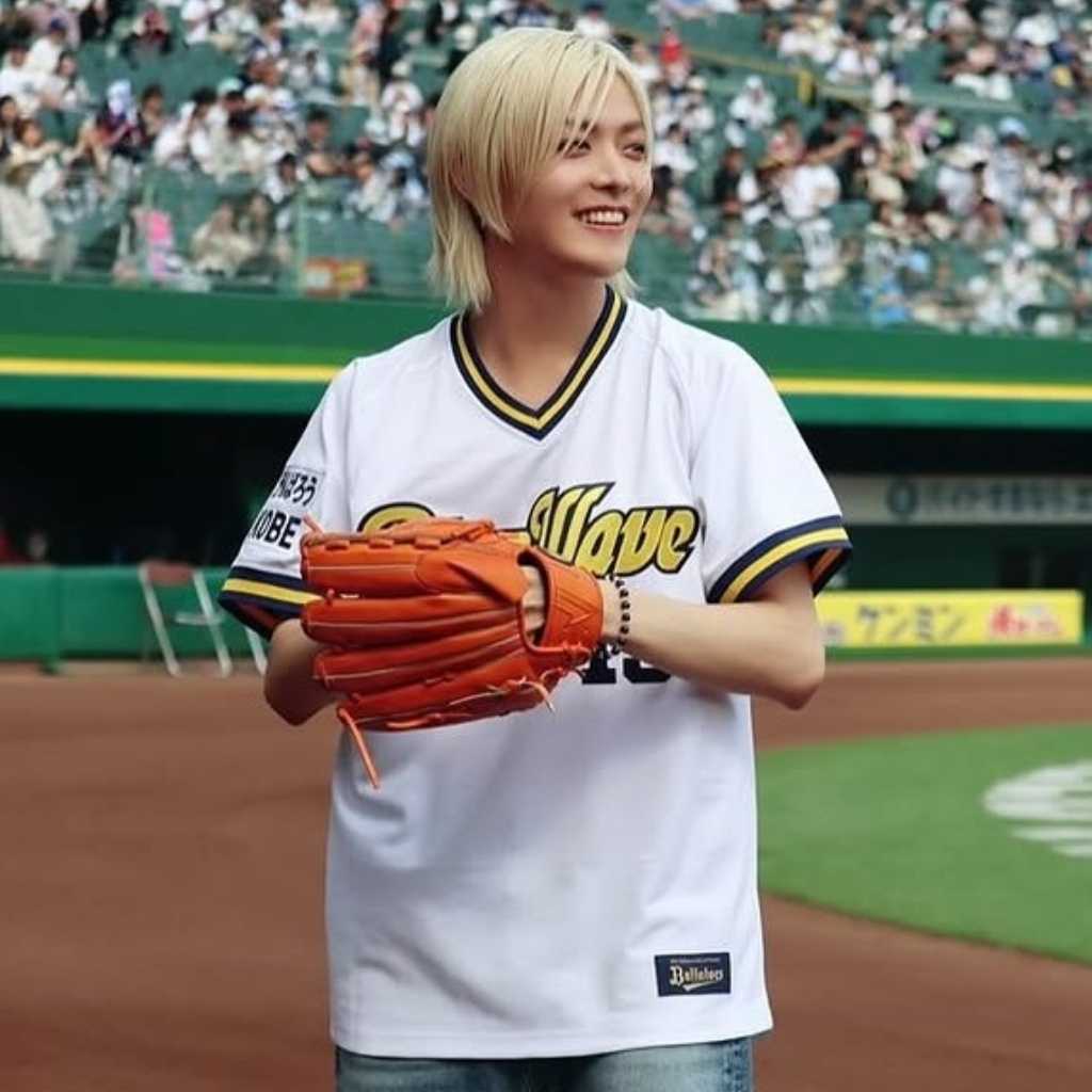 NCT ユウタ、オリックス戦の特別始球式に登場！ユニフォーム姿で記念ショット