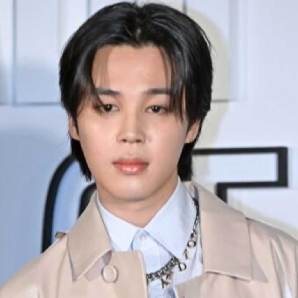 BTS ジミン、公演中に難病を抱える少女の頬にキス…ファンからは感動の声（動画あり）