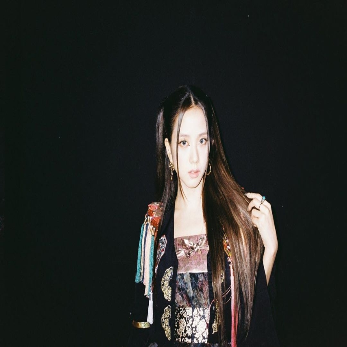 Blackpink ジス 韓服風ステージ衣装の近況ショットを公開 今日の 人気歌謡 で会いましょう Kstyle Blackpink ジス 韓服風ステージ衣装の近況ショットを公開 今日の 人気歌謡 で会いましょう Kstyle