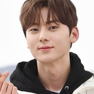 【PHOTO】NU'EST ミンヒョン、スケジュールのためイタリアへ出国…完璧なビジュアル（動画あり）