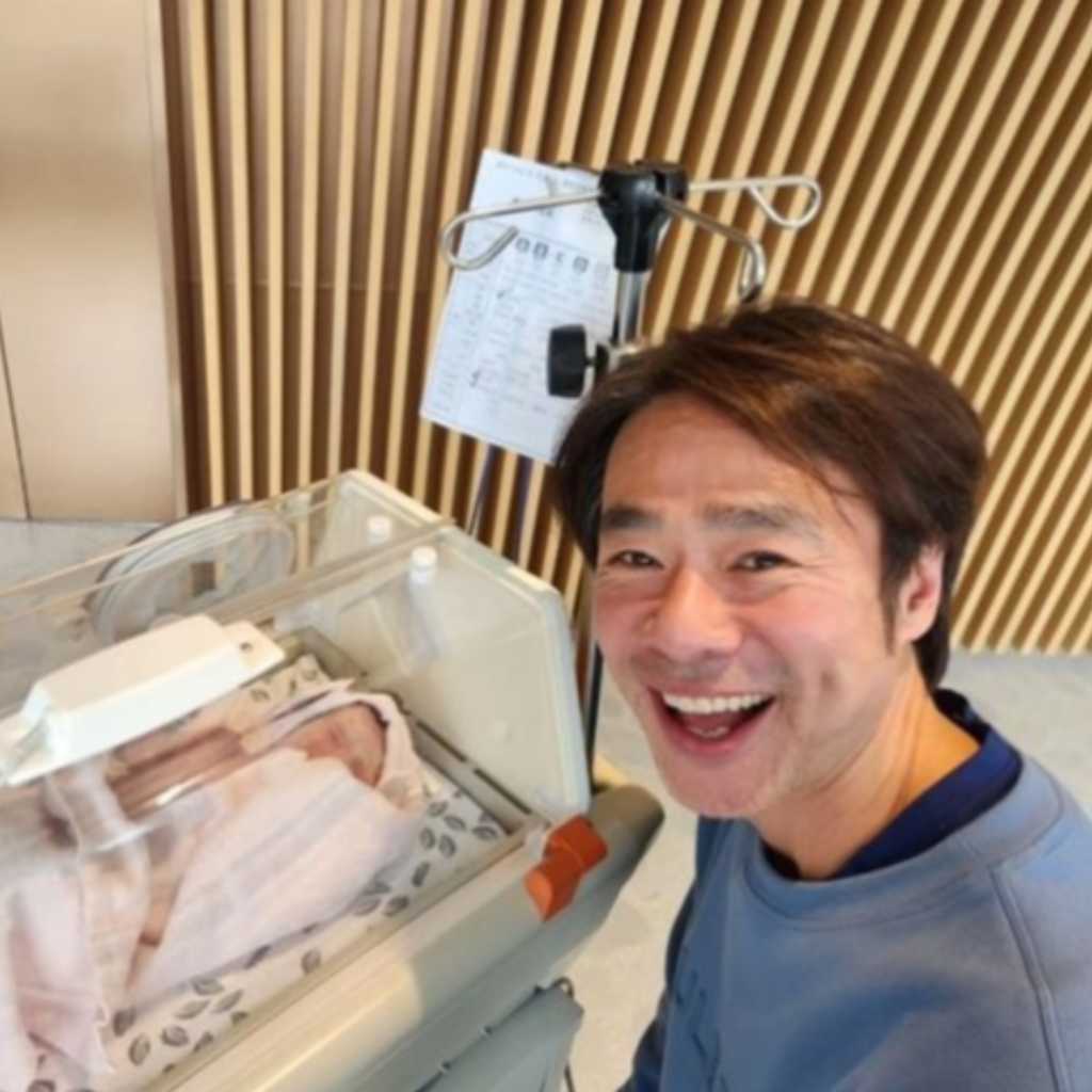 俳優キム・ホンピョ、51歳で父親に！写真とともに子供の誕生を報告