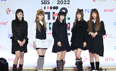 PHOTO】NewJeans「2022 SBS歌謡大祭典」レッドカーペットに登場 - Kstyle