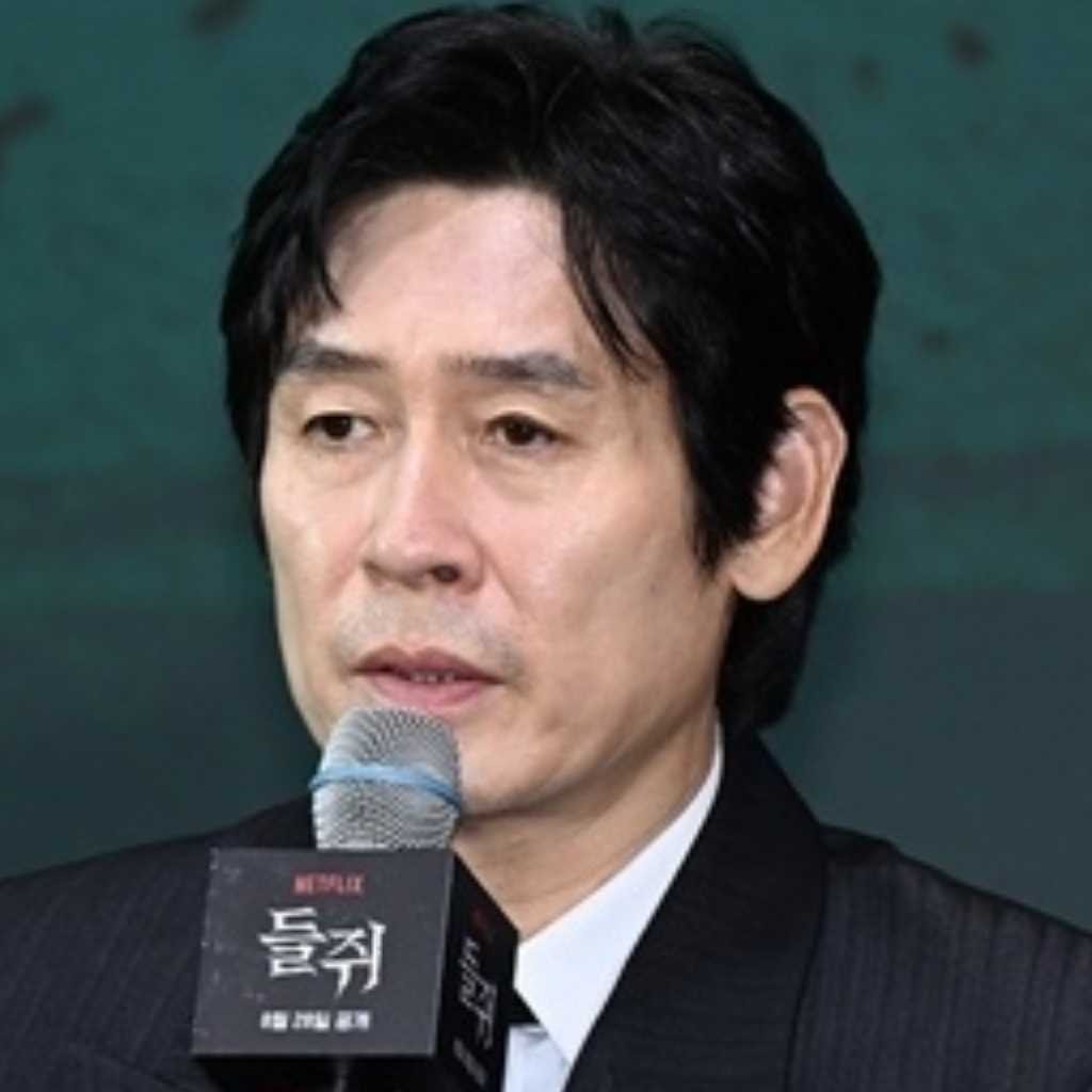 ソル・ギョング、リュ・ジュンヨルを絶賛「気楽でかわいい…アイデアもたくさんもらった」