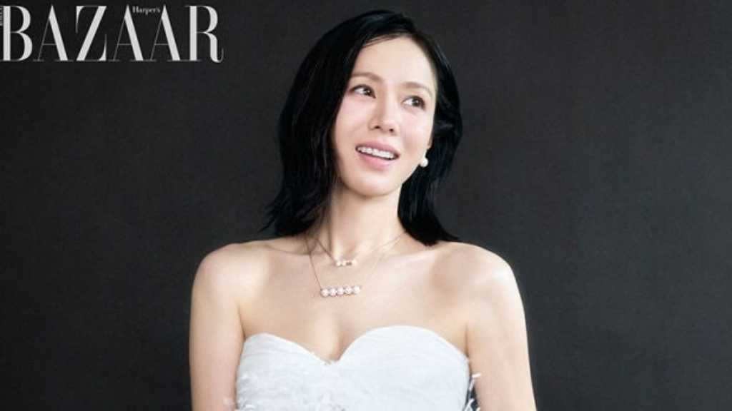 ソン・イェジン、美しいドレス姿を披露…抜群のスタイルに驚き