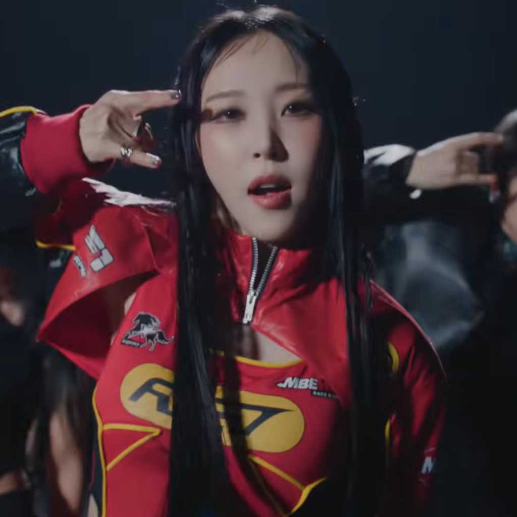 MAMAMOO ムンビョル、タイトル曲「Hertz」MV公開…強烈な魅力を持つレーサーに変身