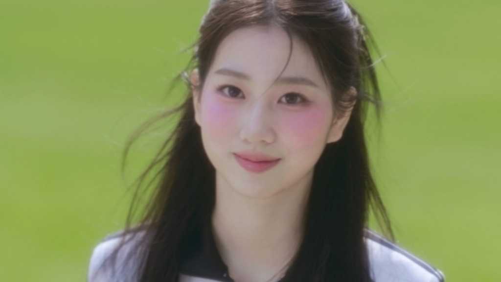 “OH MY GIRLの妹分”新ガールズグループUSPEER、1stシングル「SPEED ZONE」トレーラー映像を公開